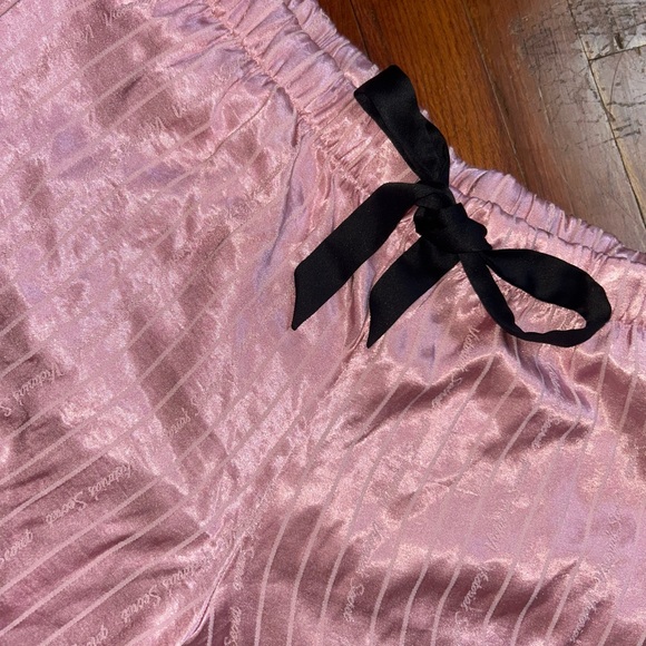 Victoria's Secret Pink Satin  women's pajamas  size medium - Picture 2 of 8